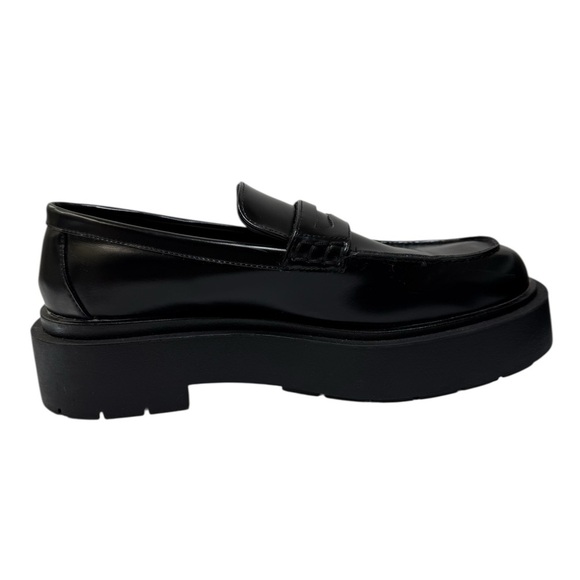 H&M Chunky Black Loafers.
Size 41 - Picture 1 of 11